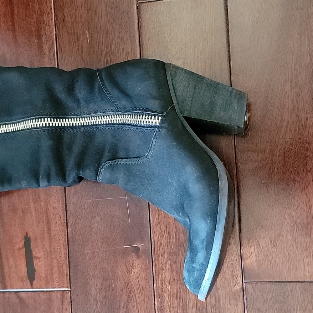 Boots - Picture 9 of 9